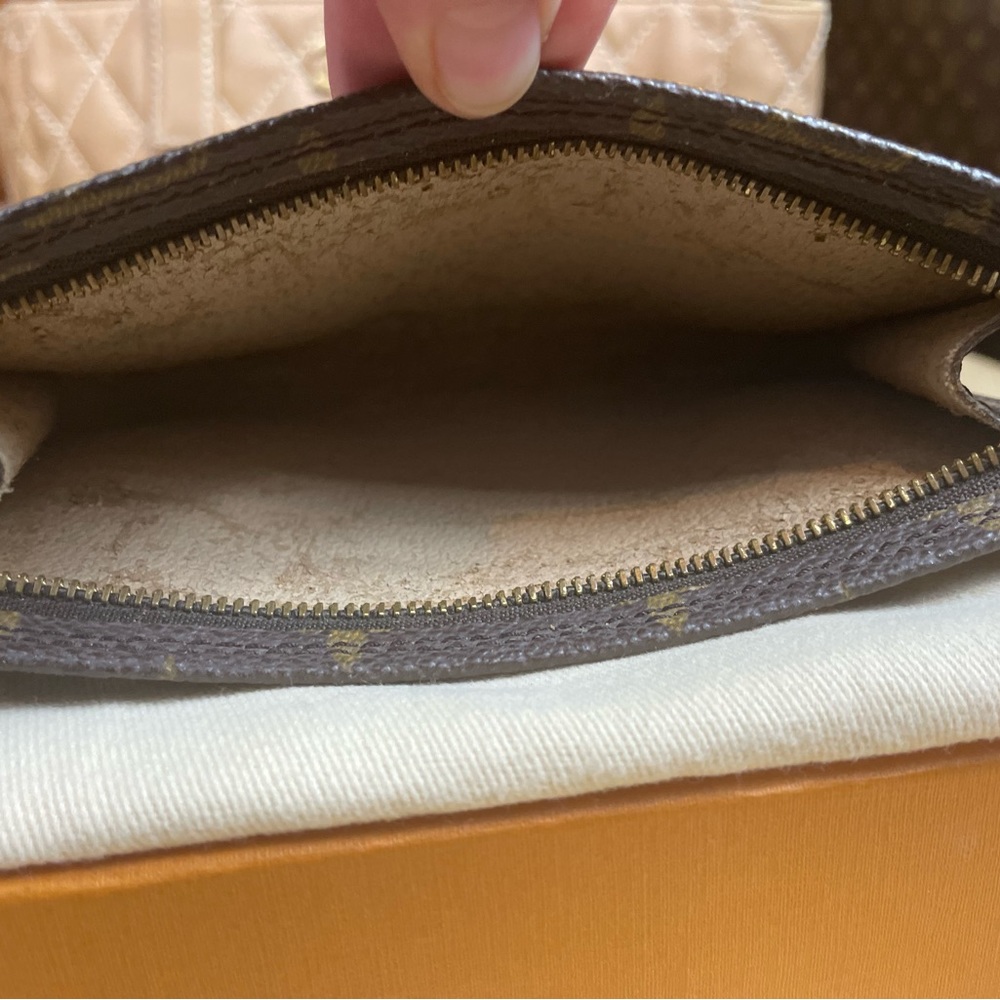 LOUIS VUITTON MINI POUCH/CLUTCH - Picture 4 of 5